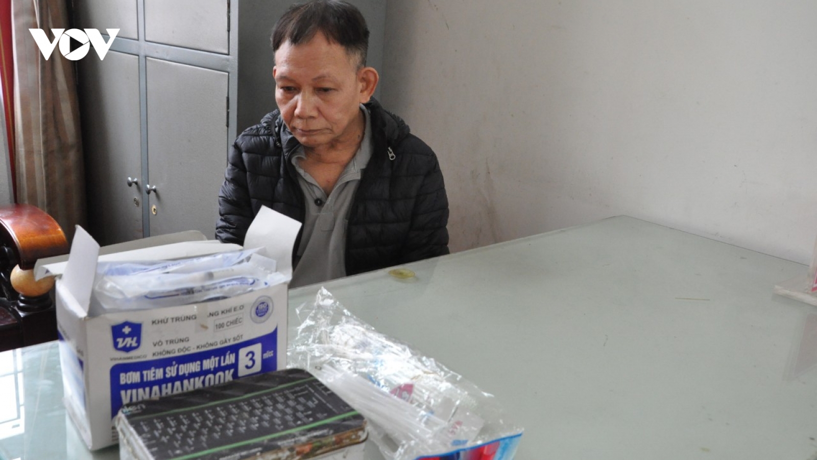 Thủ đoạn "đục lỗ" trong nhà để bán ma túy của đối tượng cộm cán đất Hải Dương