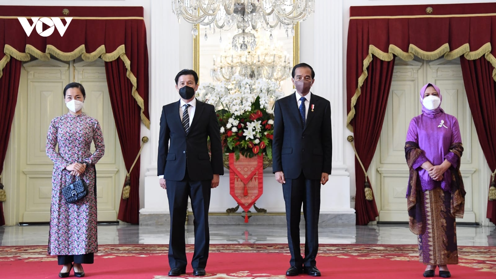 Đại sứ Tạ Văn Thông trình Quốc thư lên Tổng thống Indonesia Joko Widodo