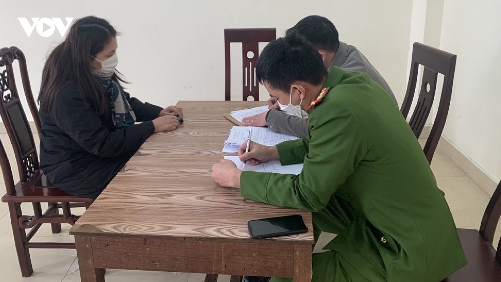 Bắt “nữ quái” chuyên lừa “chạy án” chiếm đoạt hàng trăm triệu đồng