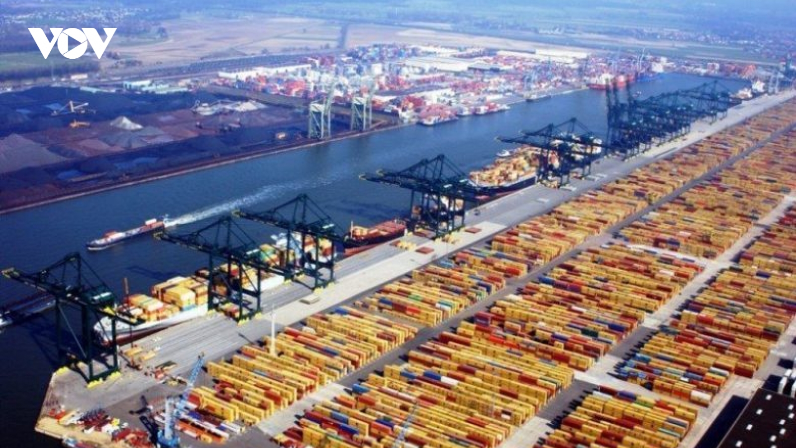 EU xem xét ban hành lệnh cấm các tàu Nga cập cảng