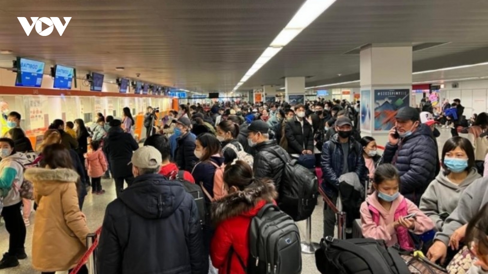 Nearly 1,700 Vietnamese citizens brought safely home from Ukraine