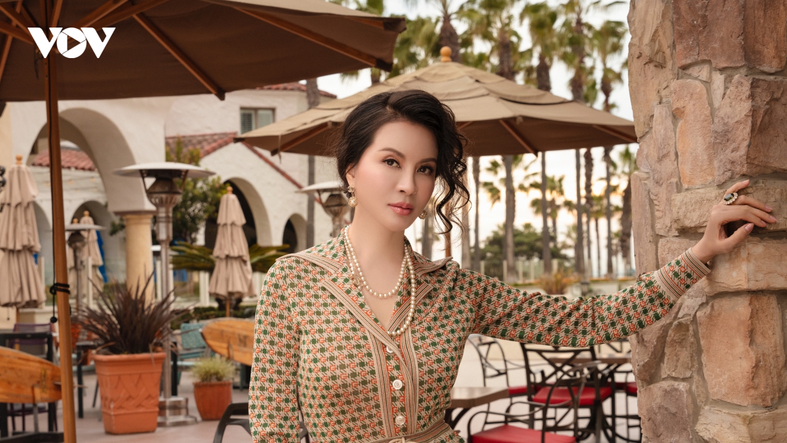 MC Thanh Mai phối đồ đa phong cách tuổi tứ tuần