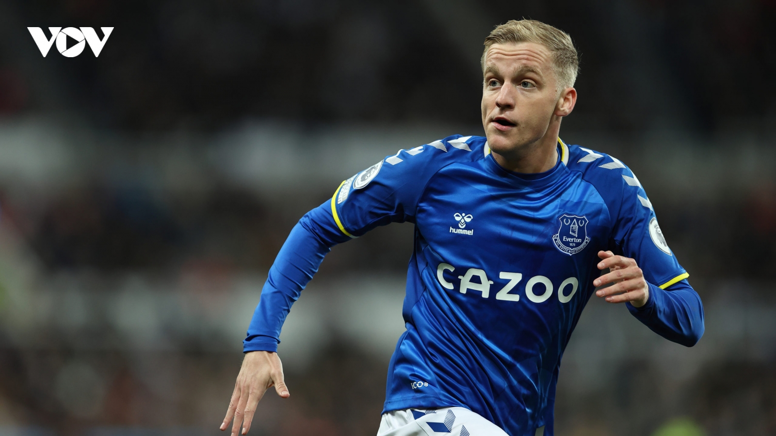 Tìm lại phong độ sau khi rời MU, Van De Beek vẫn bị ĐT Hà Lan ngó lơ