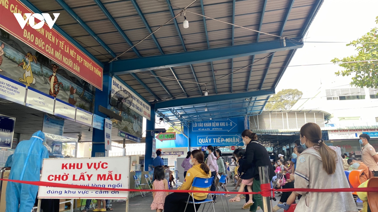 Trẻ mắc COVID-19 tăng vọt tại TP.HCM, nhưng ít bệnh nhi phải nhập viện