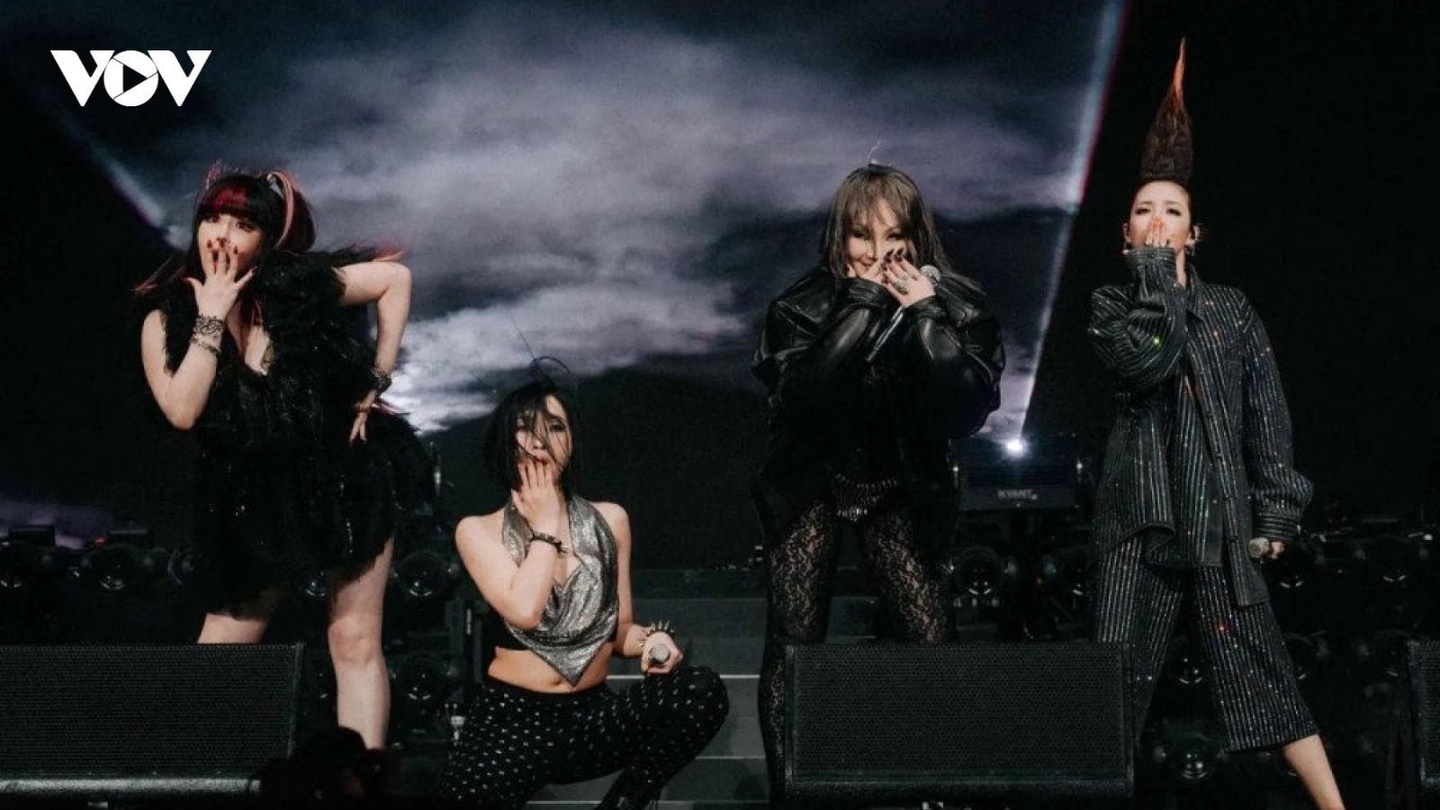 CL tiết lộ lý do nhóm nhạc 2NE1 tái hợp trên sân khấu Coachella