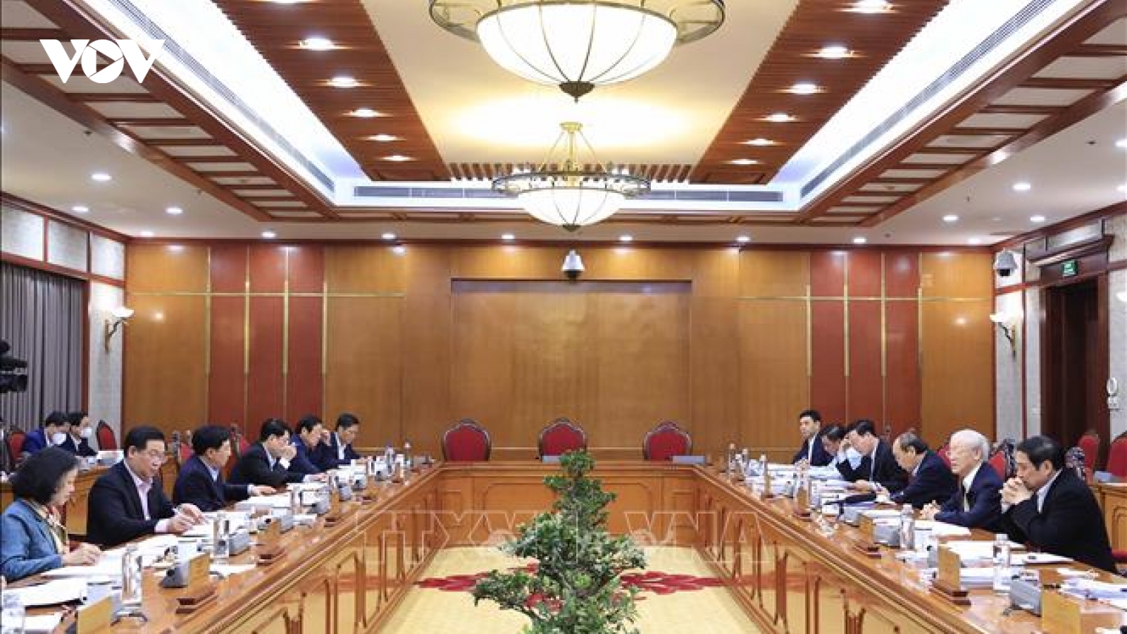 Bộ Chính trị chỉ đạo xử lý dứt điểm các vụ án tham nhũng, tiêu cực nghiêm trọng
