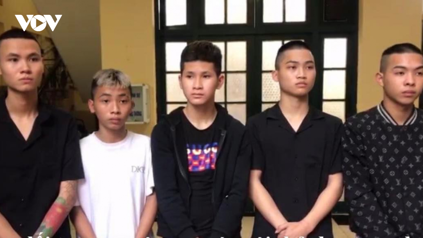 Thủ đoạn của nhóm thiếu niên cướp xe máy rồi rao bán trên mạng