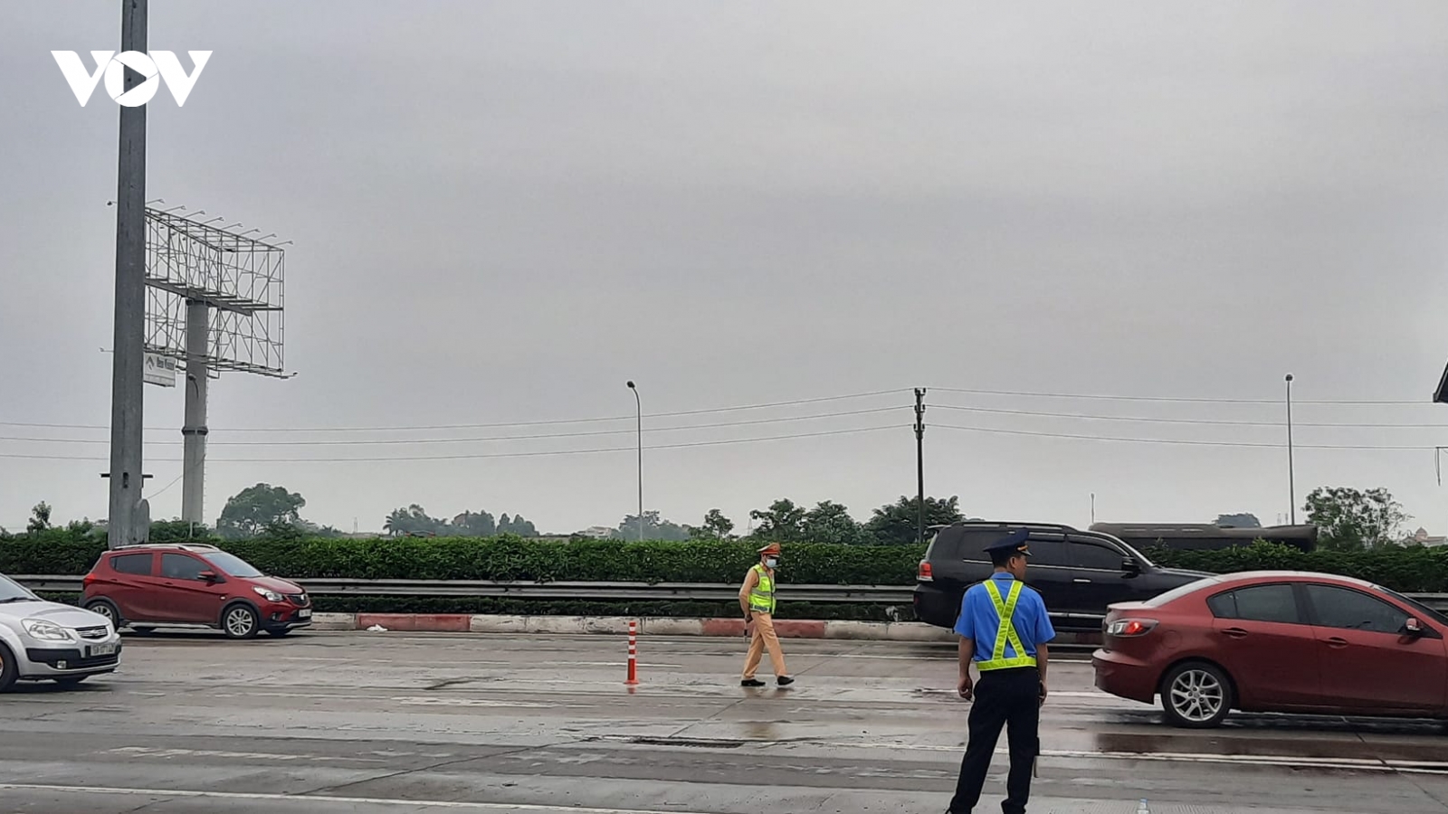 Hà Nội sẵn sàng các phương án không để xảy ra ùn tắc trên đường cao tốc