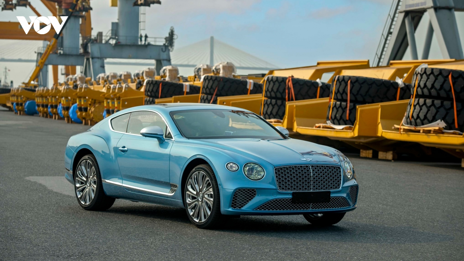 Bentley Continental GT V8 Mulliner trị giá hơn 20 tỷ đồng cập bến Việt Nam