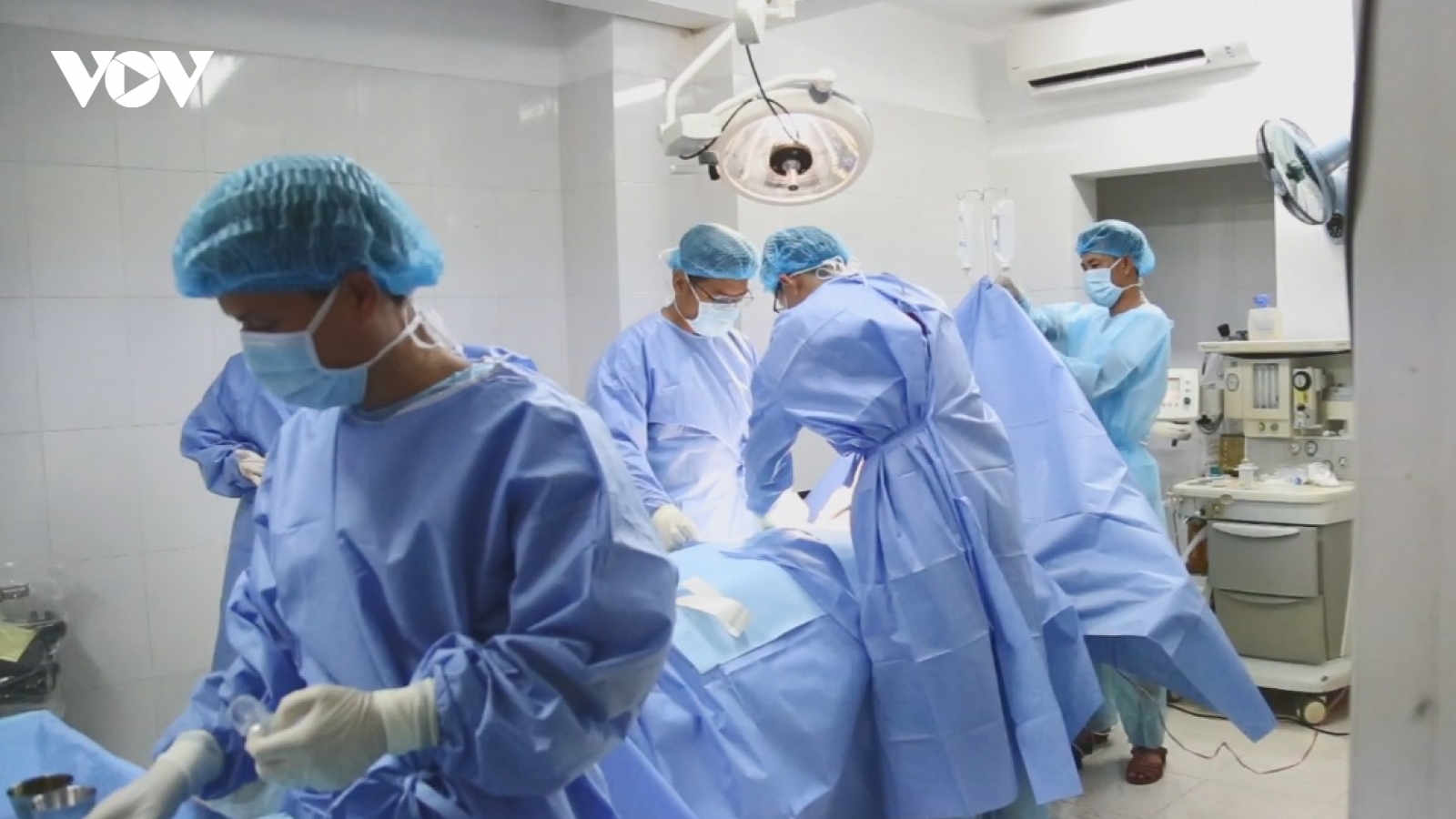 Trung tâm y tế thị trấn Trường Sa cấp cứu ngư dân viêm ruột thừa cấp