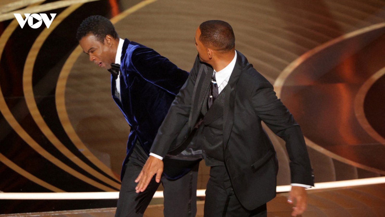 Will Smith bị cấm tham dự các lễ trao giải Oscar trong 10 năm