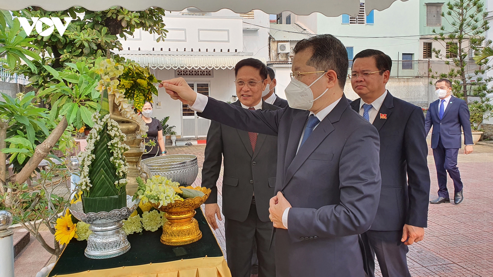Bí thư Thành ủy Đà Nẵng chúc Tết Bunpimay của Lào