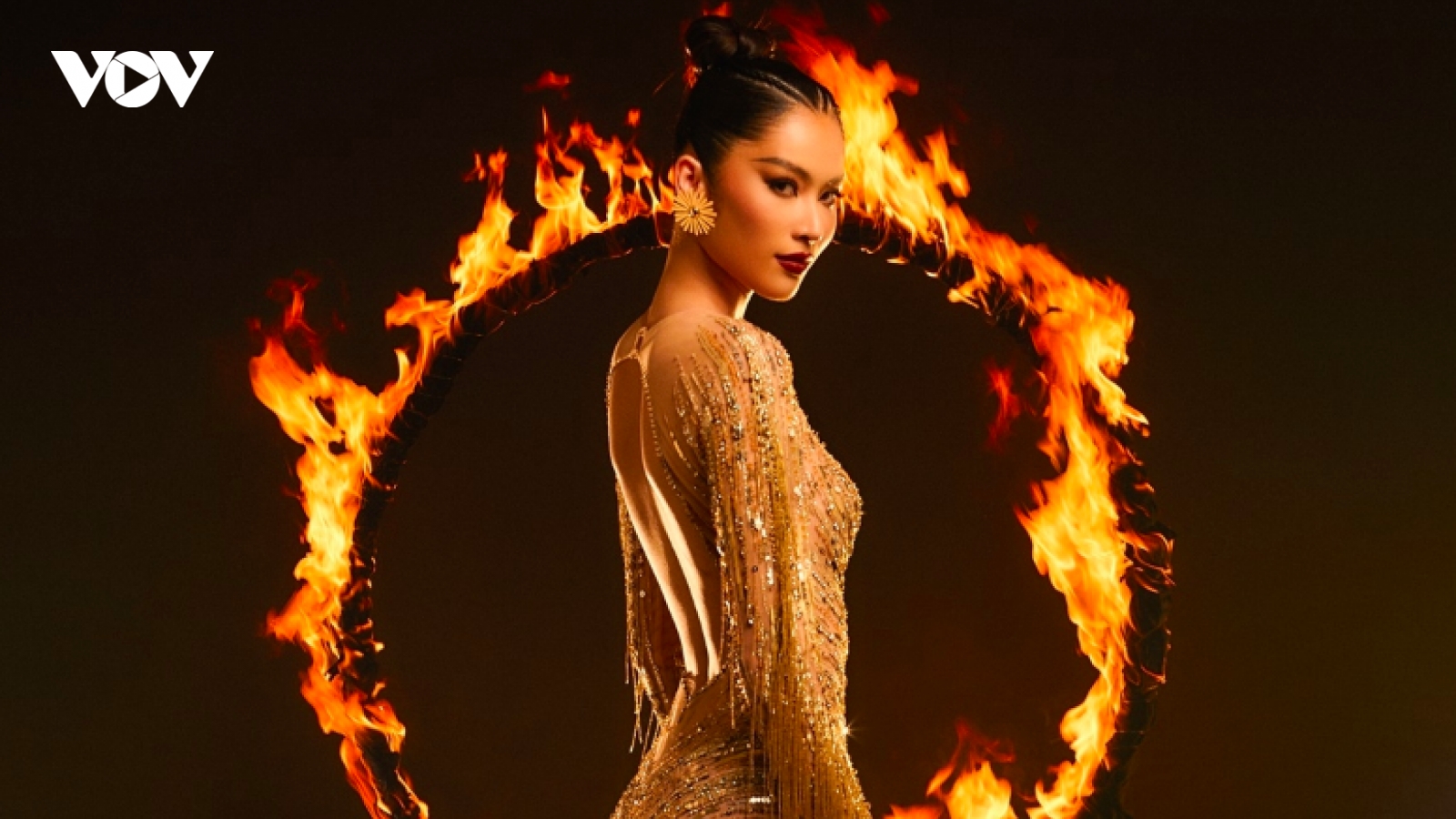 Lệ Nam hóa phượng hoàng lửa rực rỡ, lọt top 70 Miss Universe Vietnam 2022