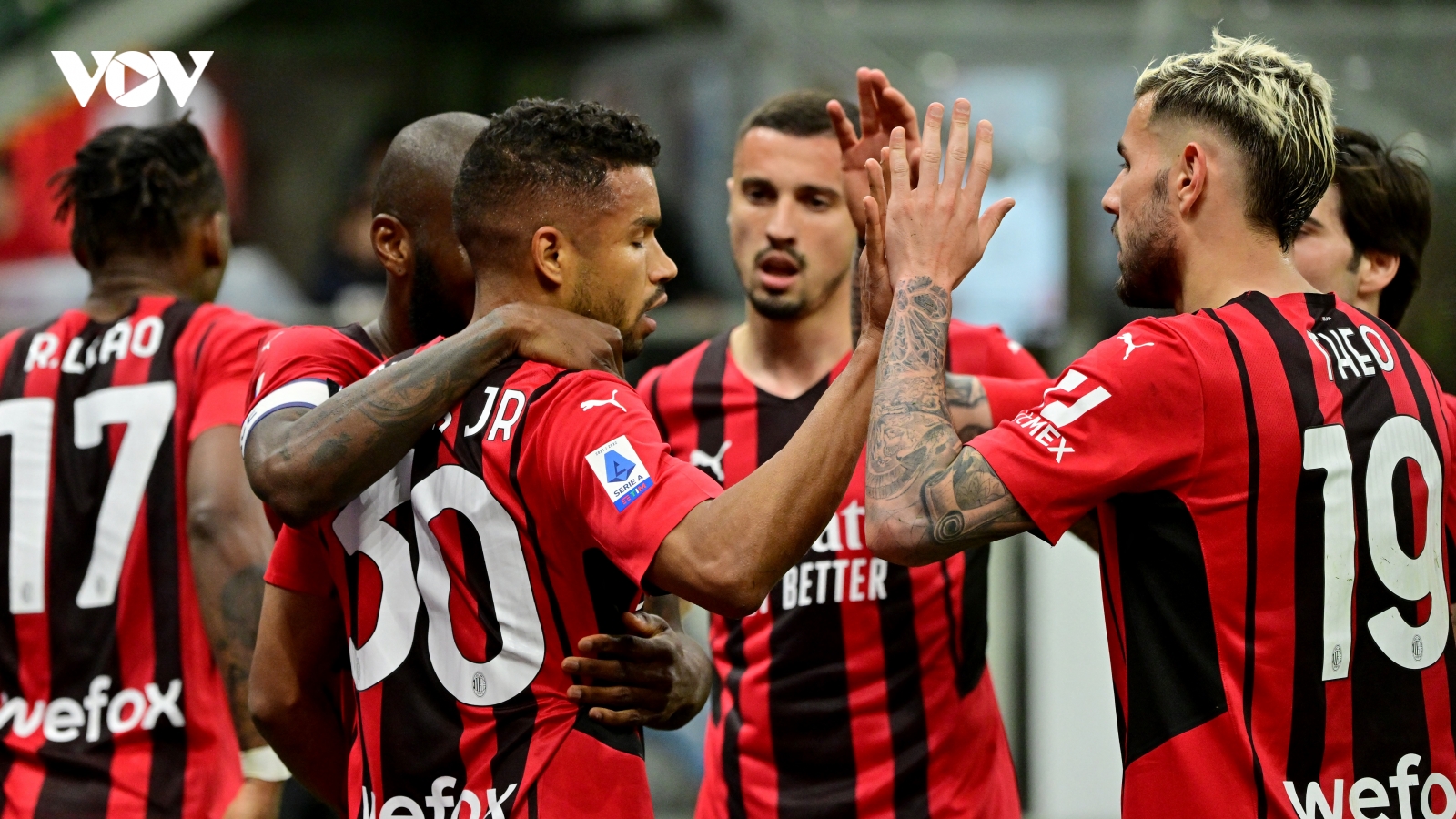 Kết quả Serie A: Inter và AC Milan tiếp tục đua vô địch