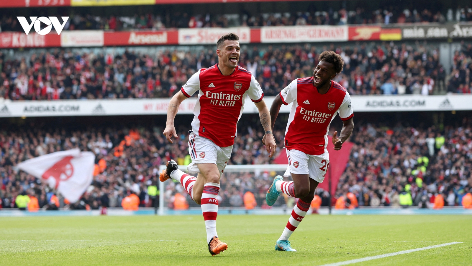 Sau vòng 34 Ngoại hạng Anh: Arsenal khiến MU sắp tan mộng tốp 4