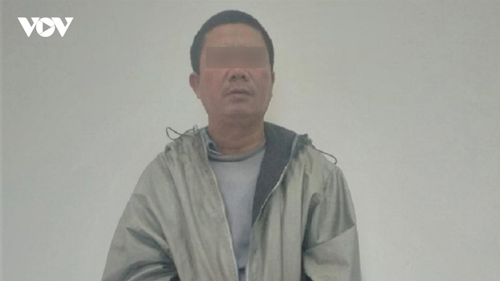 Bắt đối tượng nửa đêm đi trộm hàng trăm chiếc công tơ điện