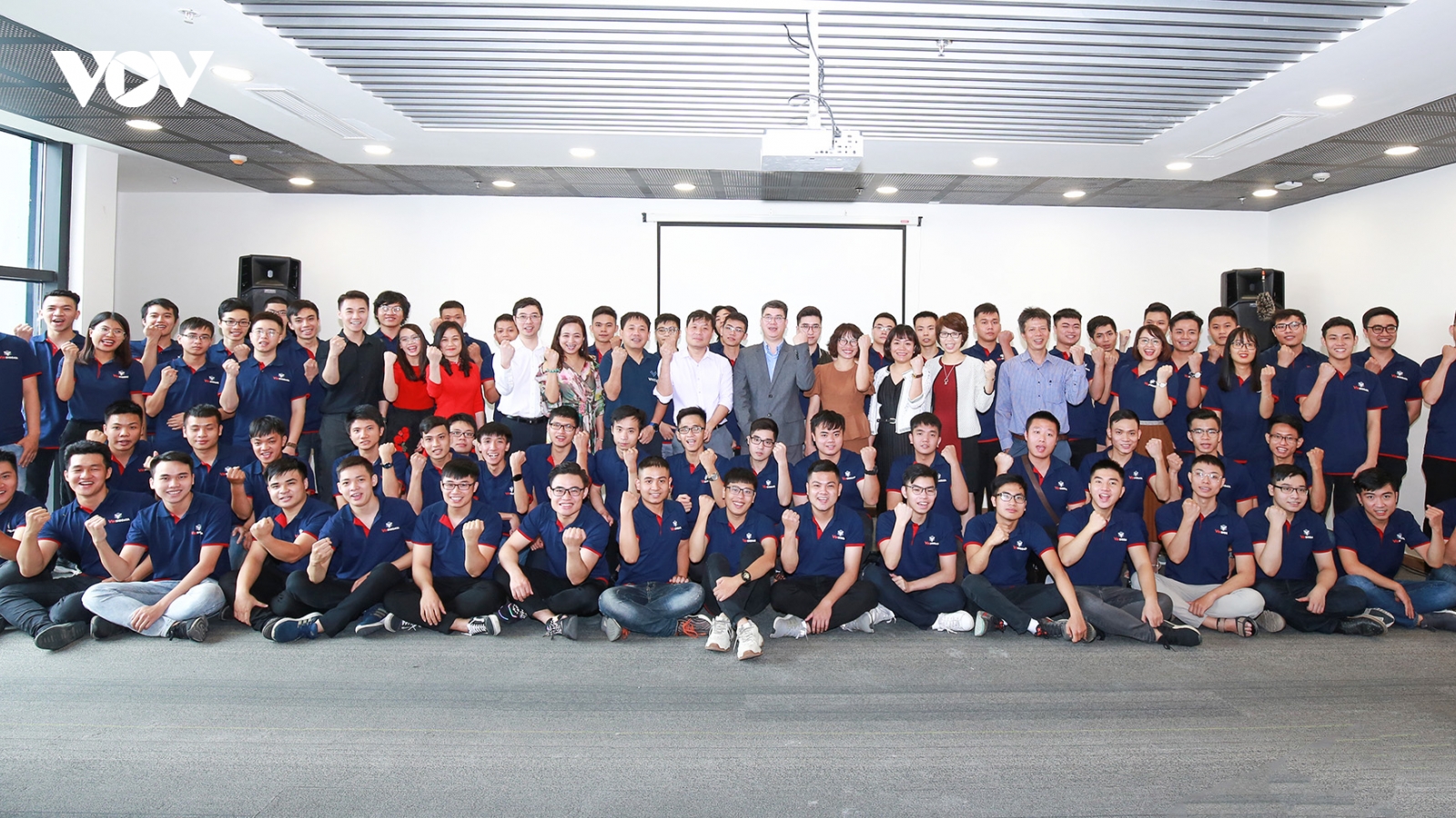 Vingroup khởi động Chương trình Đào tạo Kỹ sư AI năm 2022