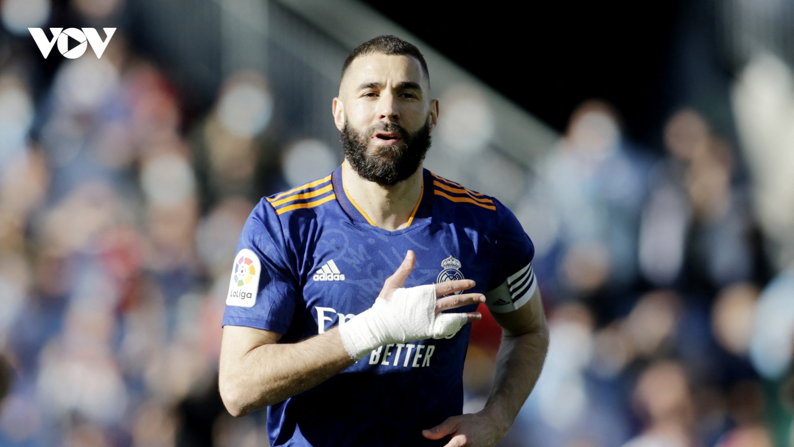 Chiếc giày Vàng châu Âu 2021/2022: Benzema bám đuổi Lewandowski 