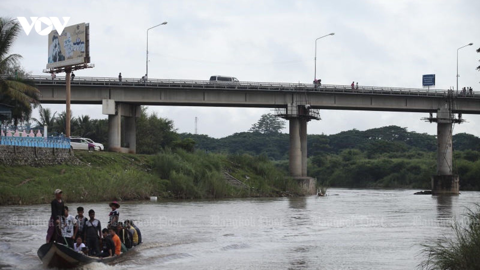 Xe ô tô chứa bom phát nổ ở cửa khẩu biên giới Myanmar - Thái Lan