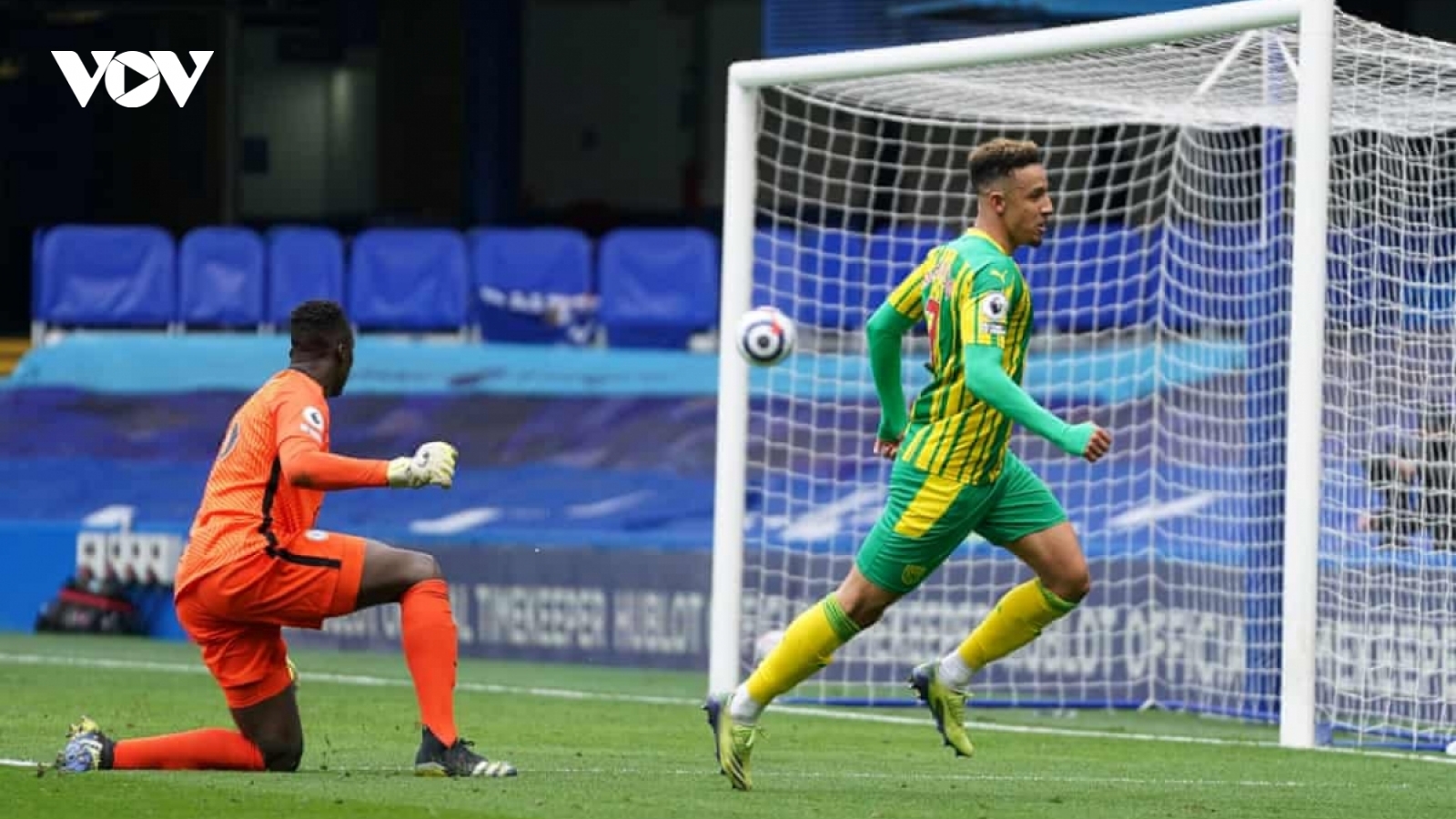 Ngày này năm xưa: Chelsea "thảm bại" trên sân nhà