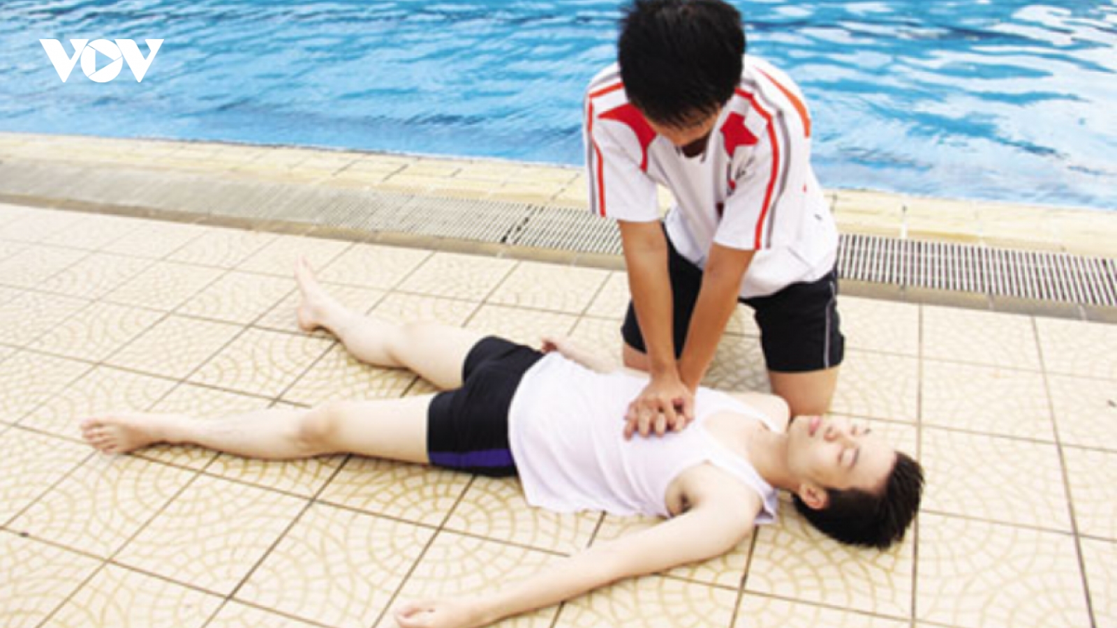 Sai lầm cần tránh khi sơ cứu đuối nước cho trẻ nhỏ