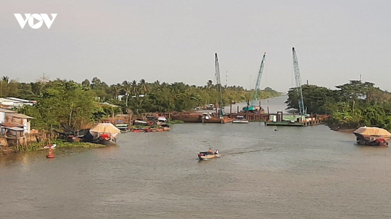 Tiền Giang kiến nghị tháo dỡ đập tạm ngăn mặn kém hiệu quả