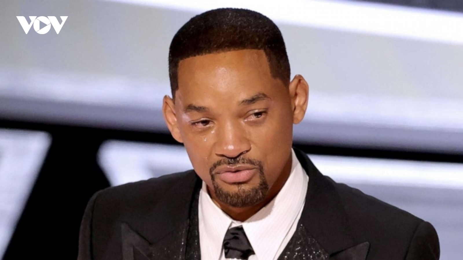 Will Smith rút khỏi Viện Hàn lâm sau vụ tát Chris Rock