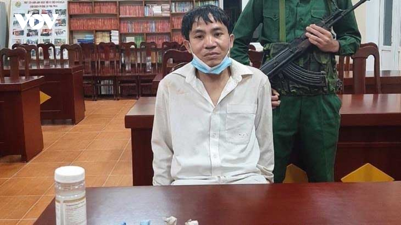 Mua 600 viên ma túy từ biên giới về sử dụng và bán kiếm lời
