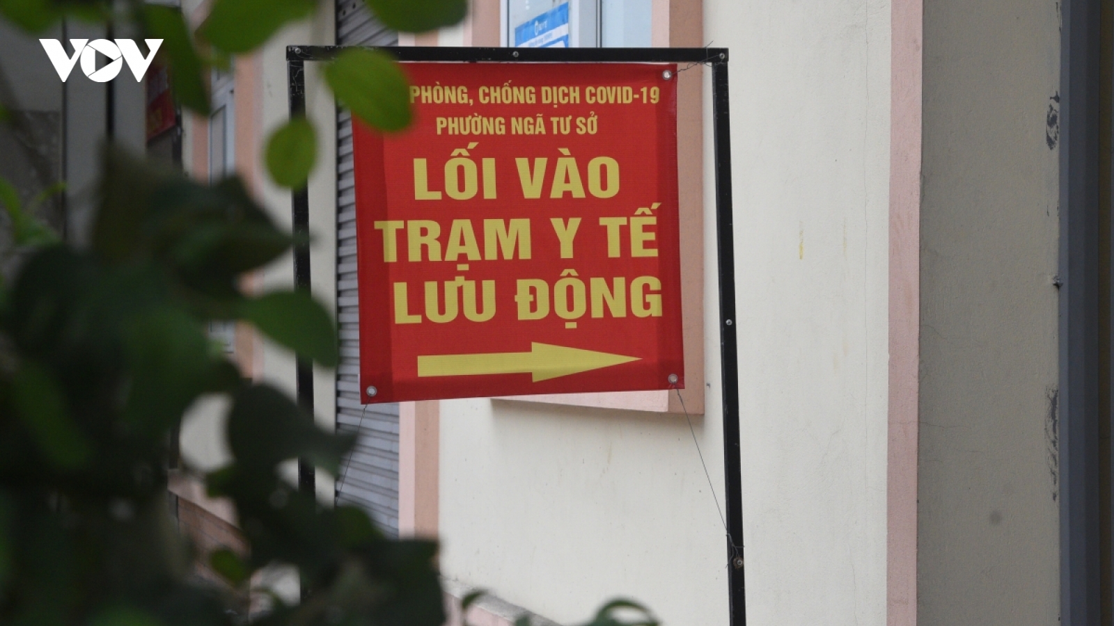 Hà Nội tạm dừng, thu gọn các cơ sở điều trị Covid-19
