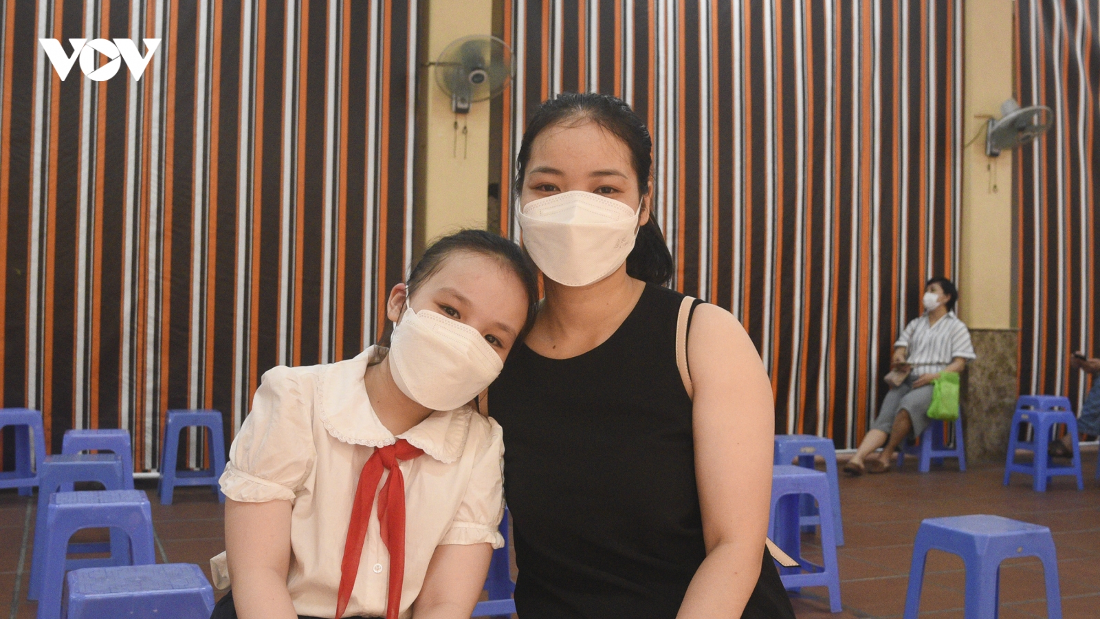 Tại sao tiến độ tiêm vaccine COVID-19 cho trẻ từ 5 đến dưới 12 tuổi chậm?
