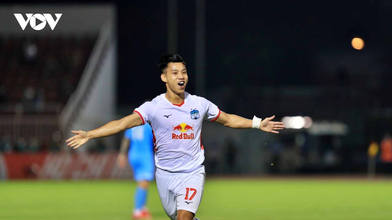 Phản ứng trọng tài, Văn Thanh bị treo giò ở vòng 9 V-League 