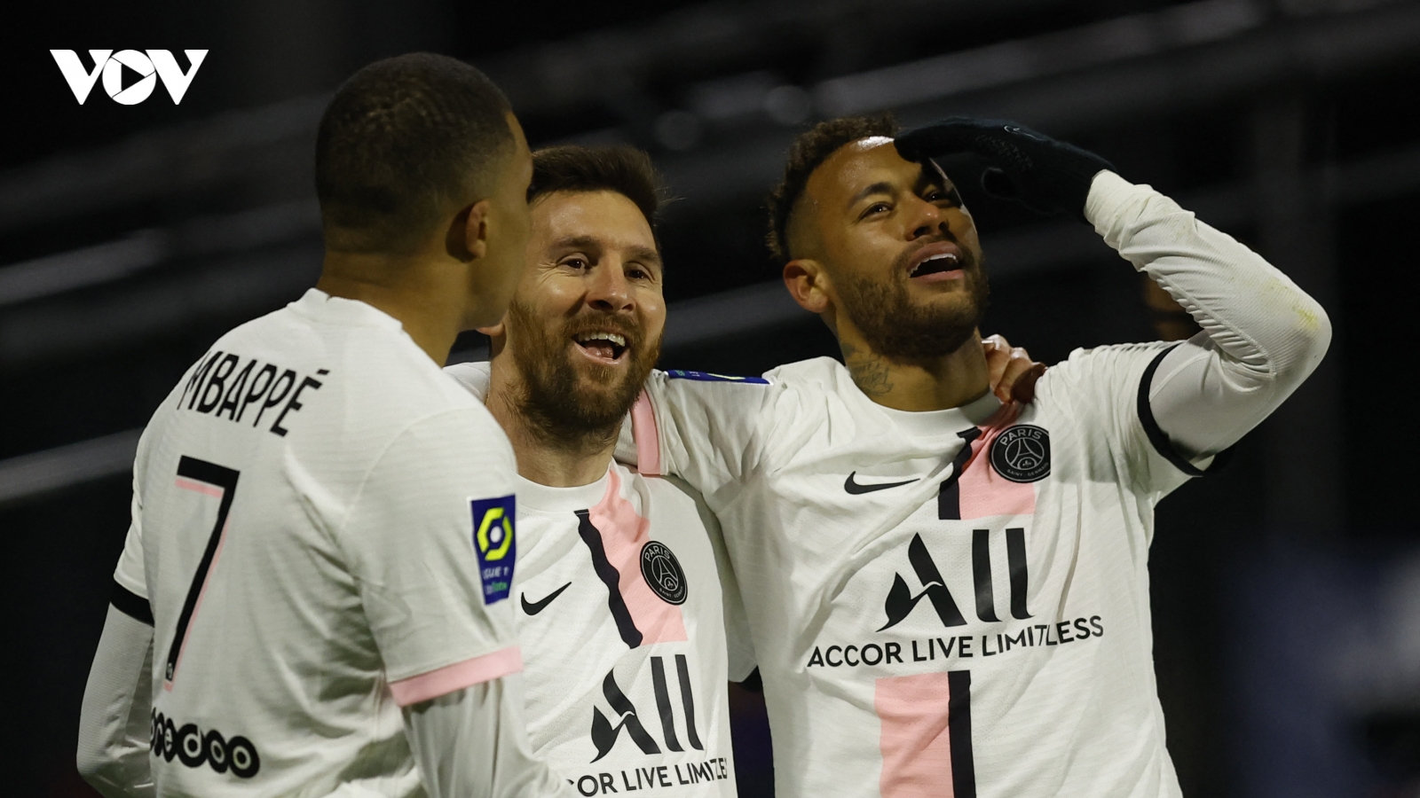 Neymar, Mbappe và Messi tiếp tục tỏa sáng, PSG "đánh tennis" với Clermont Foot