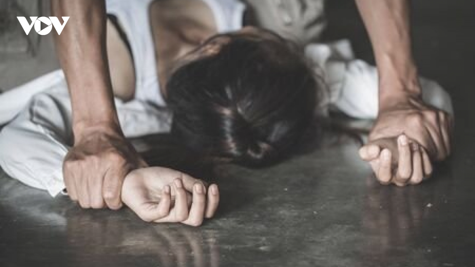 Nóng 24h: Nghi con gái bị hiếp dâm tập thể qua một clip trên mạng