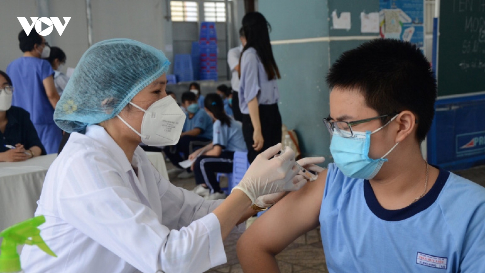 Hơn 10.000 trẻ lớp 6 ở TP.HCM đã tiêm vaccine phòng COVID-19