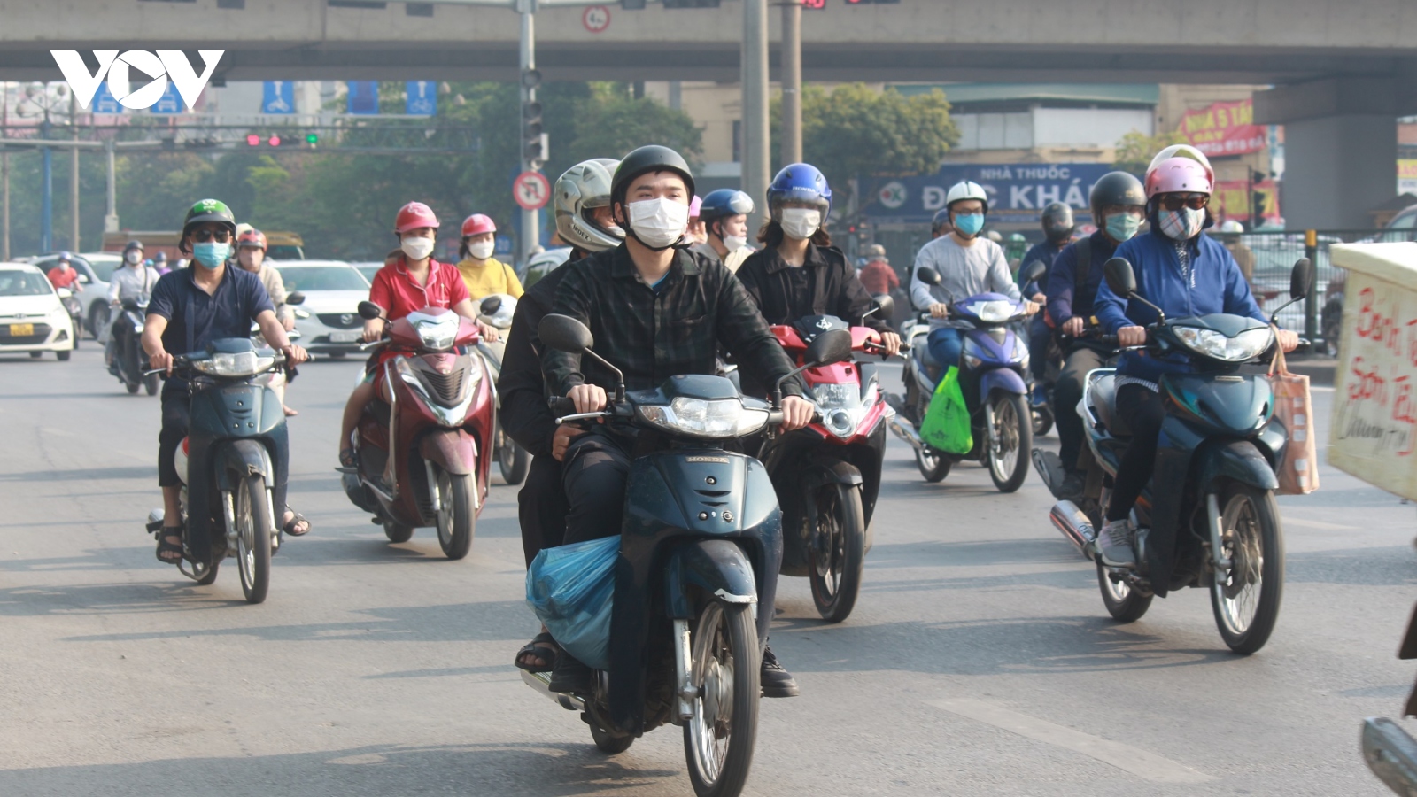 Đường phố Hà Nội thông thoáng trong ngày đầu nghỉ lễ Giỗ Tổ Hùng Vương