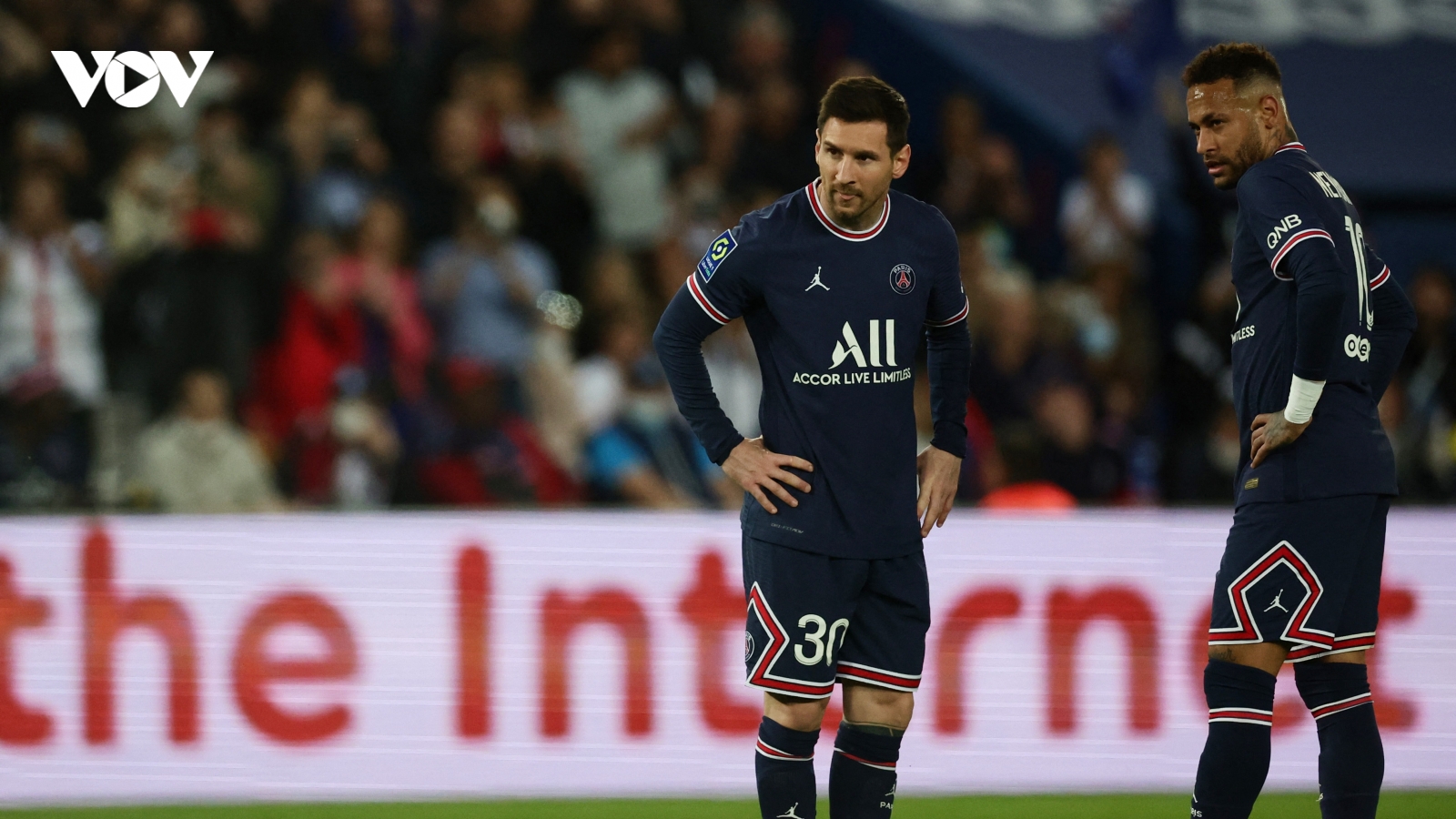 Messi 2 lần bị từ chối bàn thắng, PSG thắng "hú vía" trước Marseille