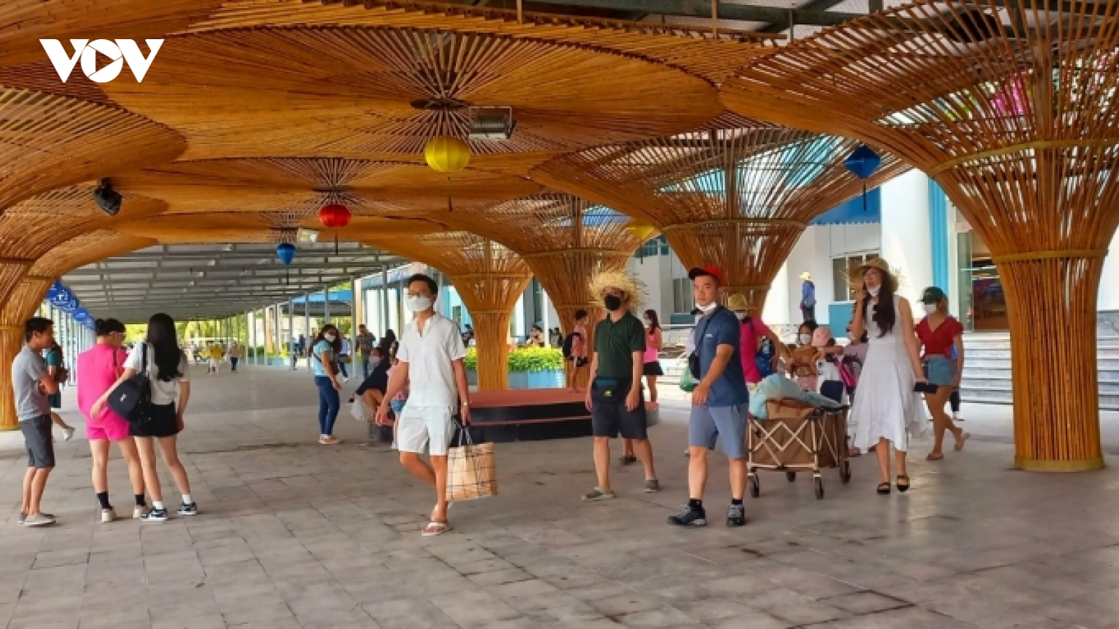 Quảng Ninh "chốt" khách dịp nghỉ lễ 30/4 - 1/5
