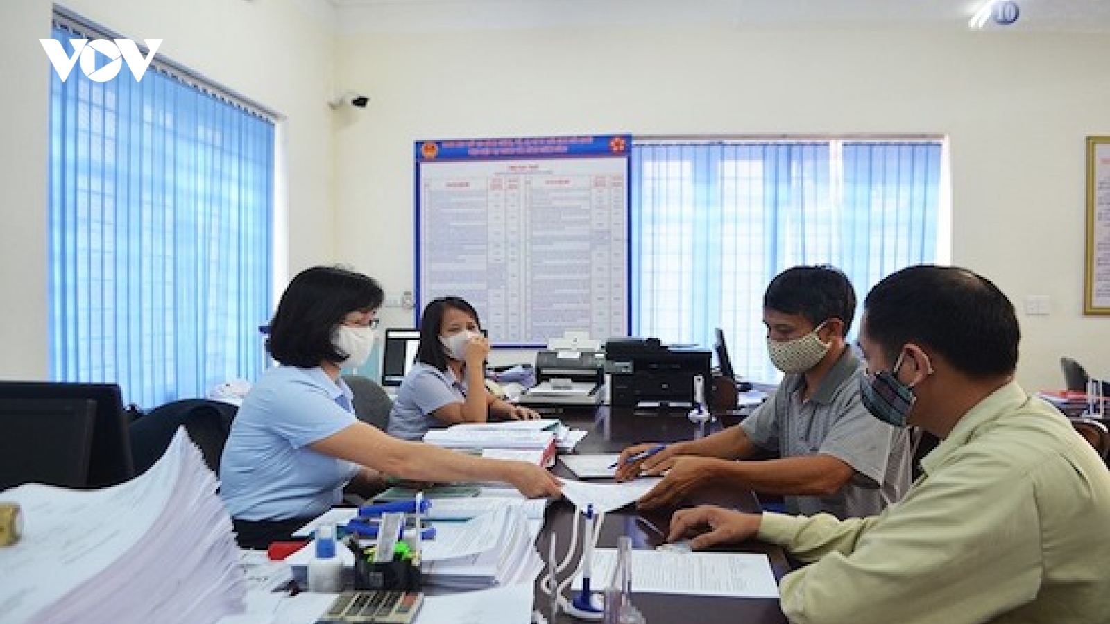 Khởi sự kinh doanh: Bước đầu trực tuyến, bước sau thủ công