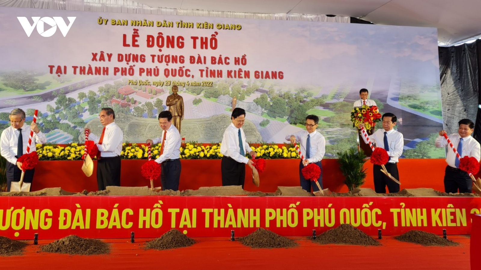 Thường trực Ban Bí thư Võ Văn Thưởng dự lễ động thổ xây dựng Tượng đài Bác Hồ ở Phú Quốc