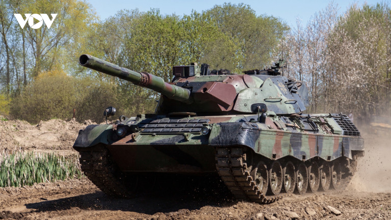 Nhà sản xuất vũ khí Đức sẵn sàng gửi xe tăng Leopard cho Ukraine