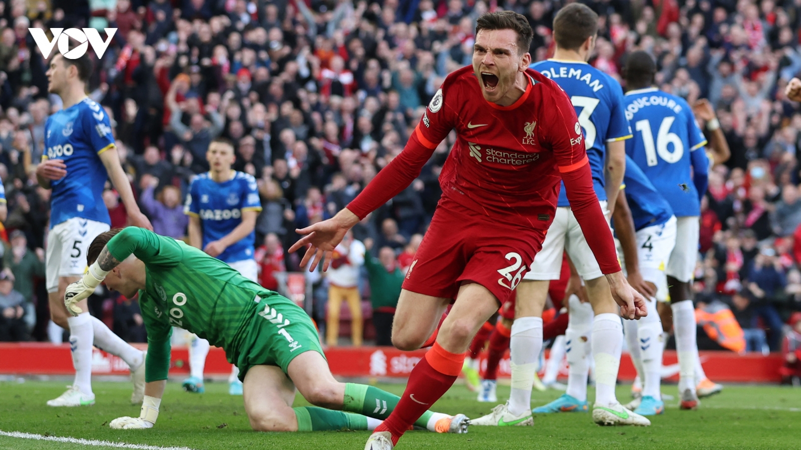 Thắng nghẹt thở Everton, Liverpool tiếp tục đua vô địch Ngoại hạng Anh
