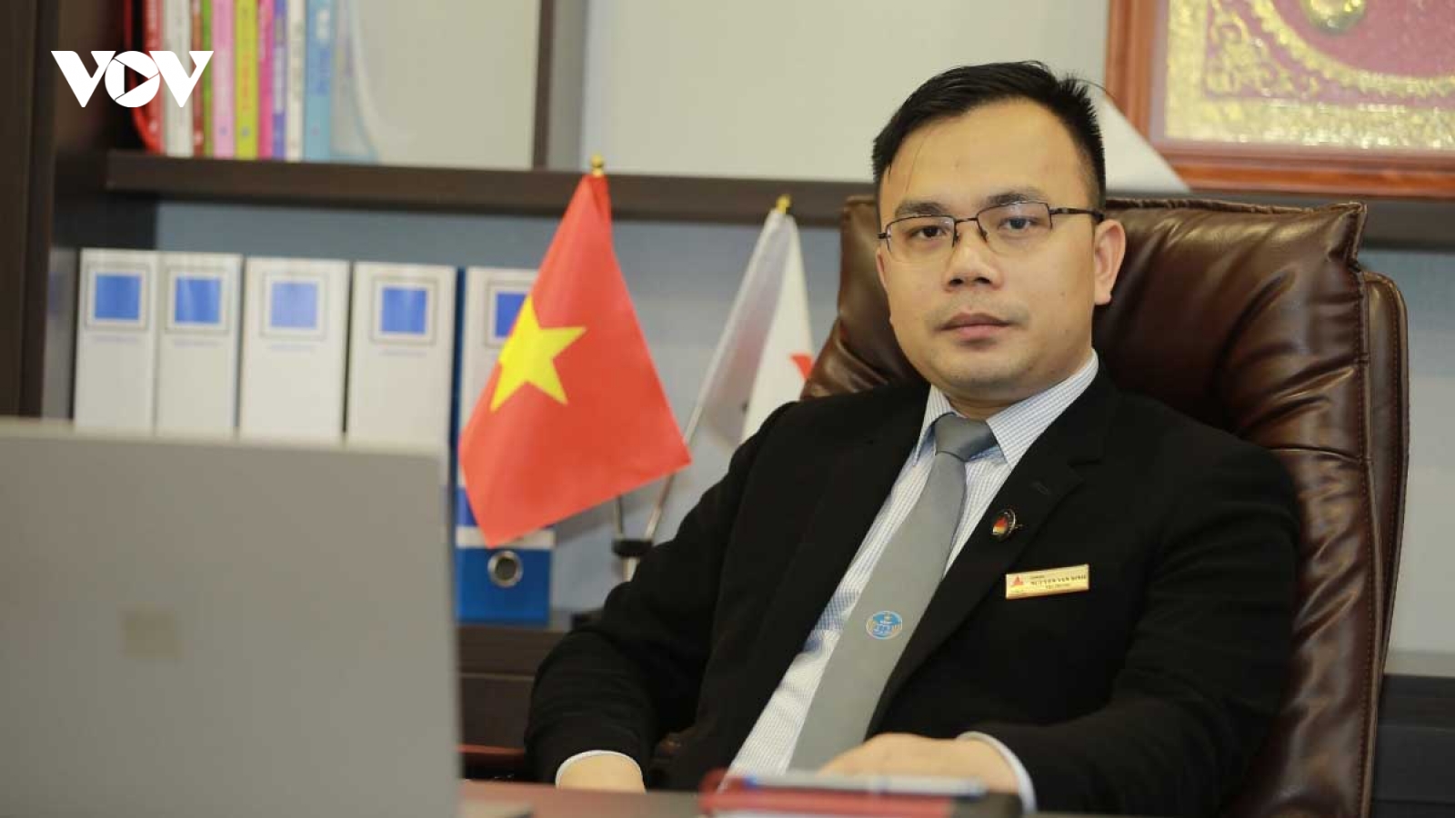 Nhận hộ lương hưu có bắt buộc phải chứng thực chữ ký?