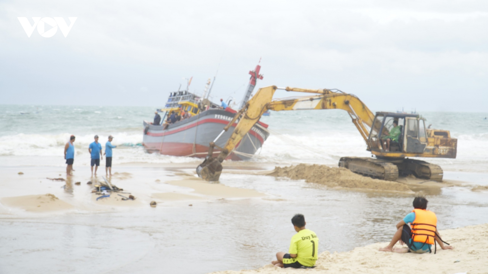 Trường Sa sẵn sàng đón các tàu cá vào tránh, trú 