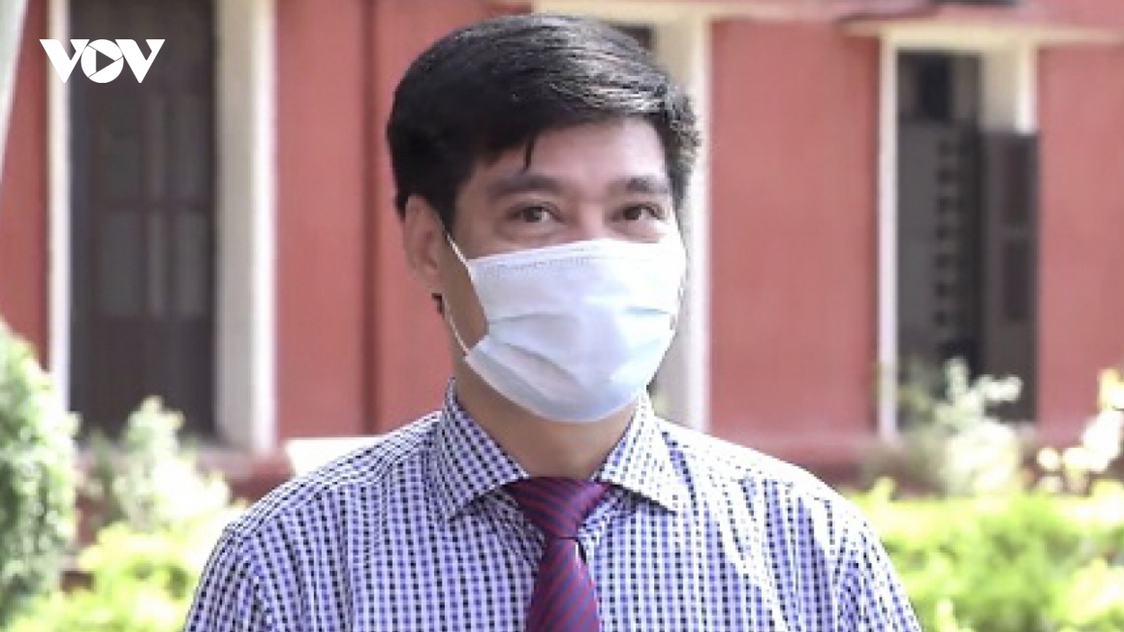 Tránh khuynh hướng "tô hồng", nịnh bợ hay vùi dập trong tự phê bình