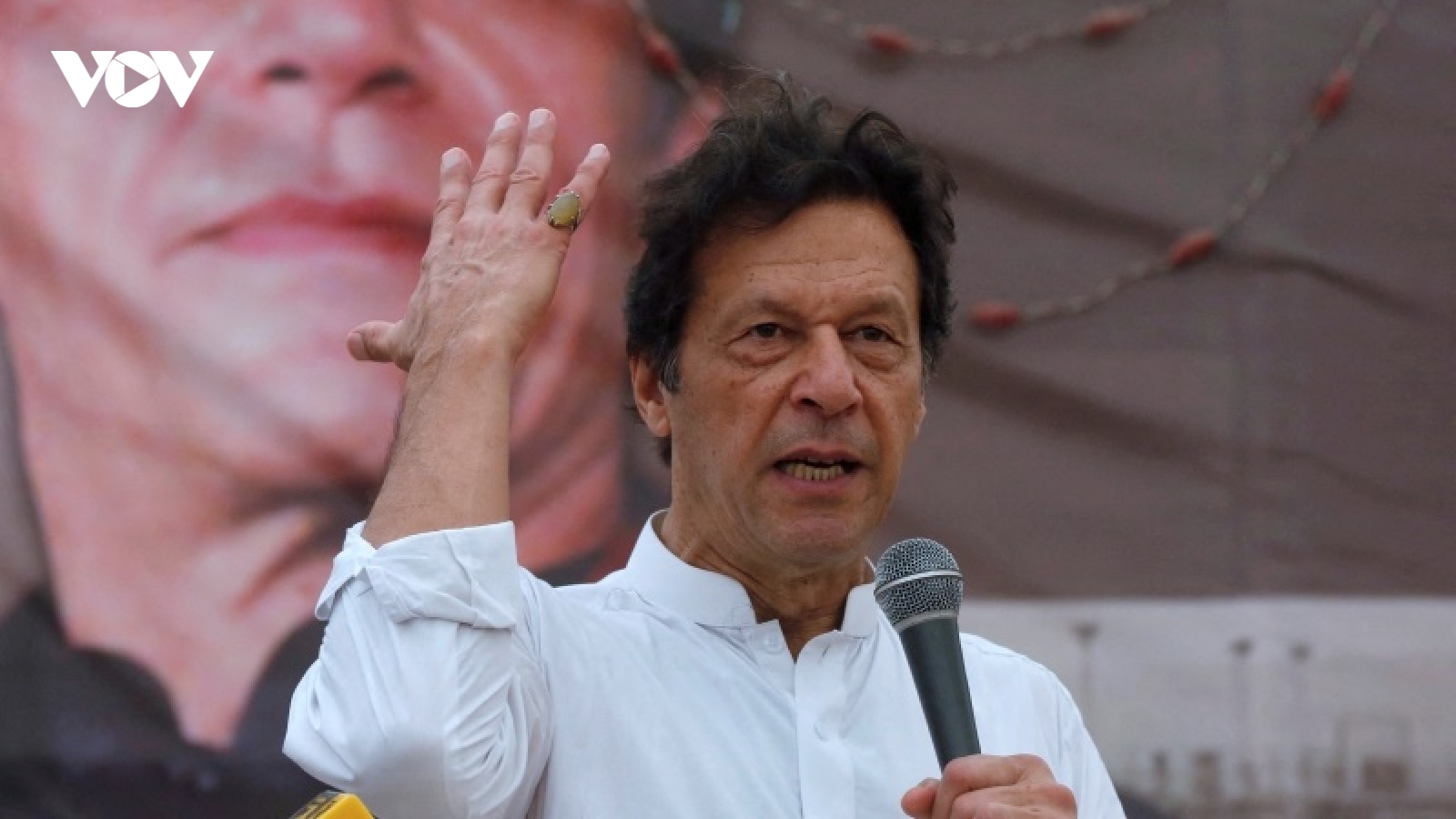 Imran Khan trở thành thủ tướng Pakistan đầu tiên mất chức tại cuộc bỏ phiếu ở Quốc hội