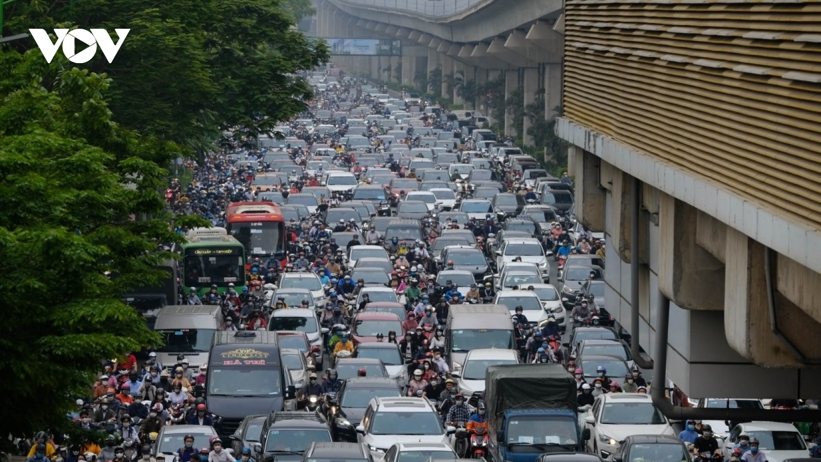 Lý giải nguyên nhân thường xuyên tắc đường thời gian gần đây ở Hà Nội
