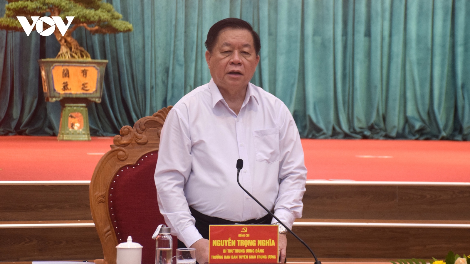 Trưởng Ban Tuyên giáo Trung ương làm việc với Ban Thường vụ Tỉnh ủy Bình Định
