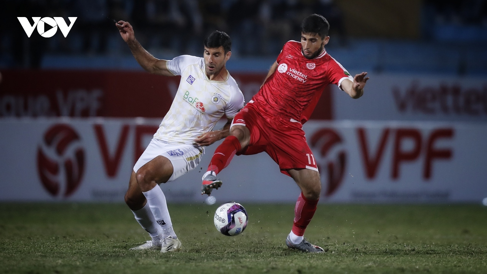 Thắng nghẹt thở trận derby thủ đô trước Viettel FC, Hà Nội FC áp sát top đầu