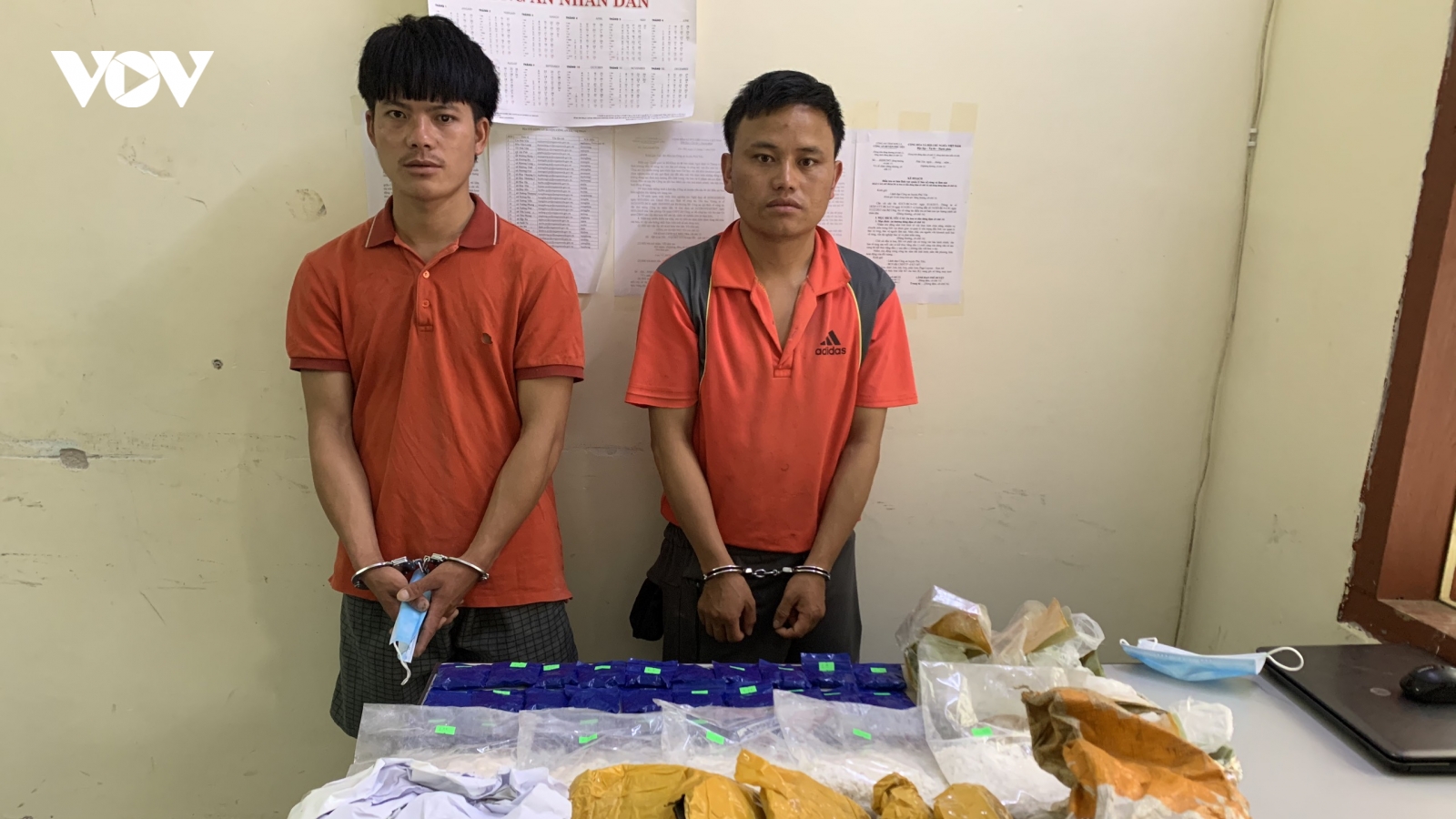 Bắt giữ 2 đối tượng cộm cán mua bán 5 bánh heroin và hơn 5.400 viên ma túy tổng hợp