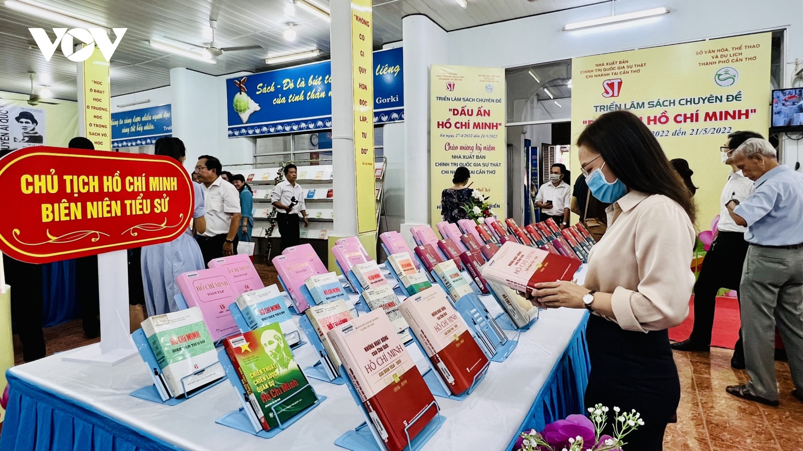 Triển lãm sách chuyên đề “Dấu ấn Hồ Chí Minh”